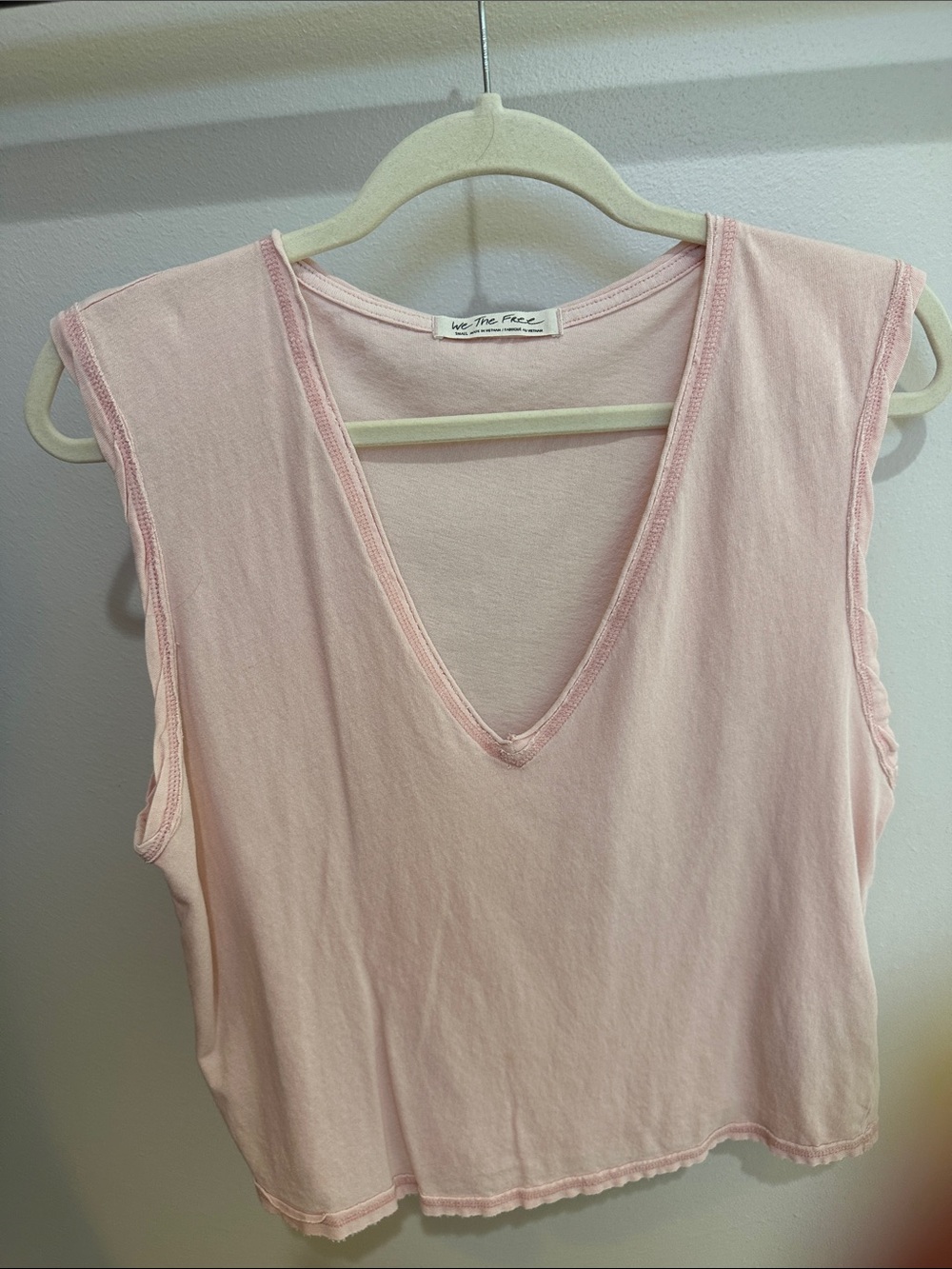 We The Free Light Pink V-Neck Sleeveless Tank